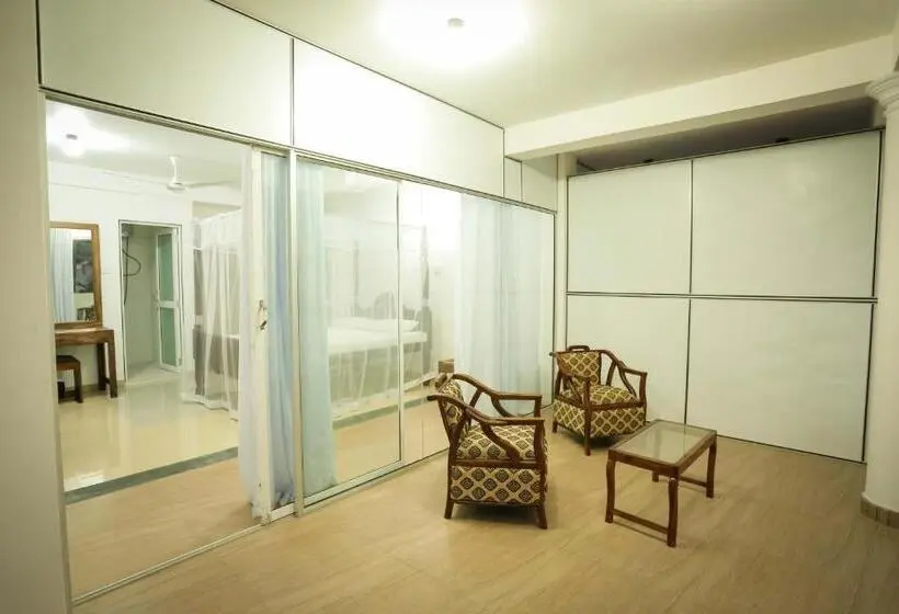 景色の見えるスタンダード４人部屋, Tharanga Surfing Villa