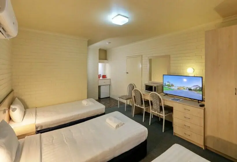 スタンダードトリプルルーム, Junee Motor Inn