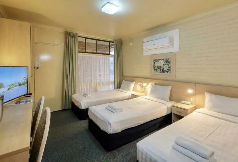 スタンダードトリプルルーム, Junee Motor Inn