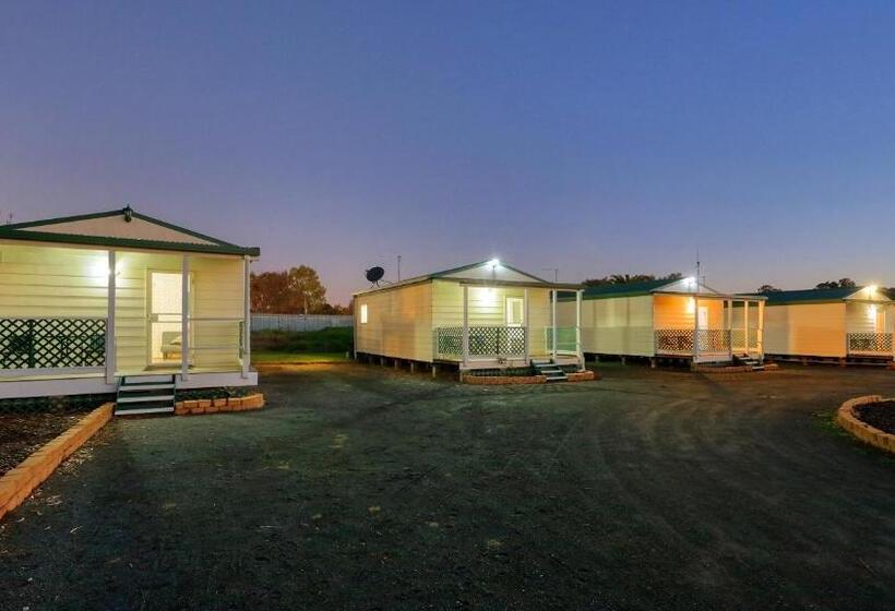 בקתה, Junee Motor Inn