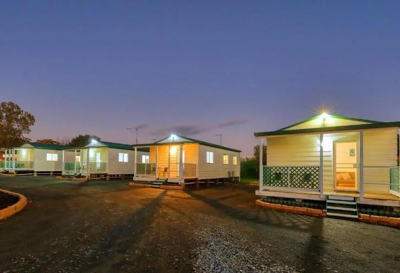 キャビン, Junee Motor Inn