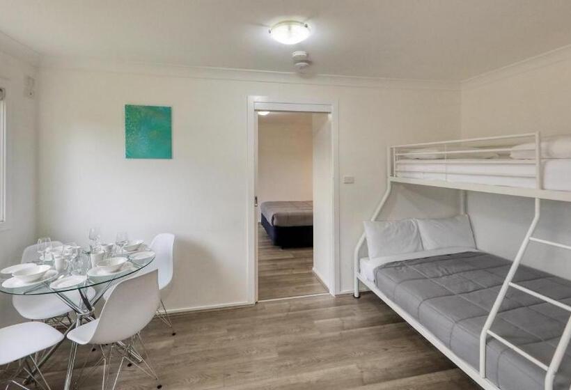 בקתה, Junee Motor Inn