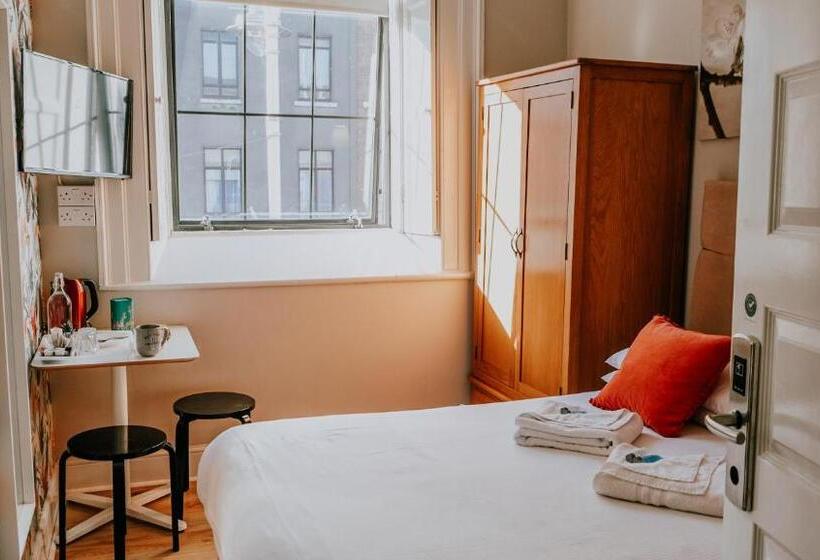 اتاق استاندارد با سرویس بهداشتی مشترک, Canbe Gardiner House