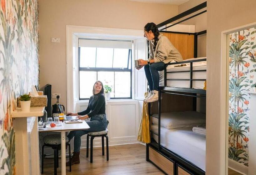 اتاق استاندارد با سرویس بهداشتی مشترک, Canbe Gardiner House