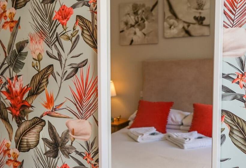 اتاق استاندارد با سرویس بهداشتی مشترک, Canbe Gardiner House