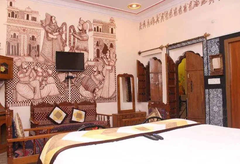 Superior Room King Size Bed, Madpackers Pushkar