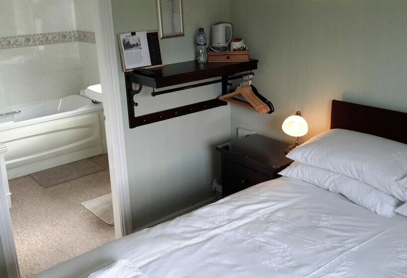 חדר סטנדרט, The School House