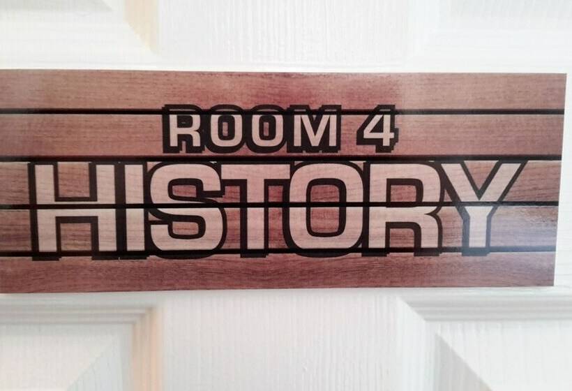 חדר סטנדרט, The School House