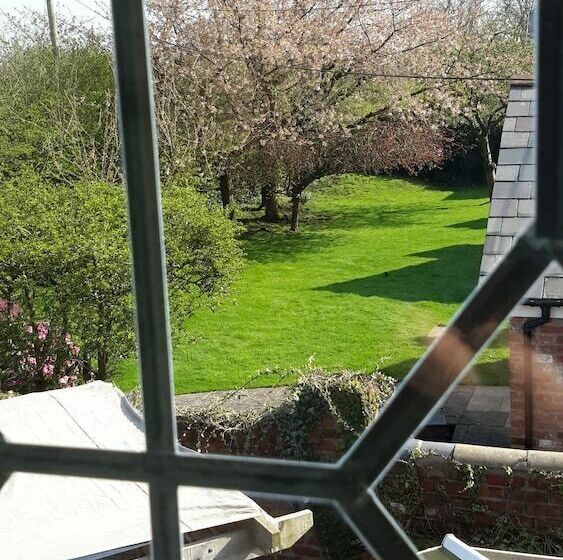 חדר סטנדרט, The School House