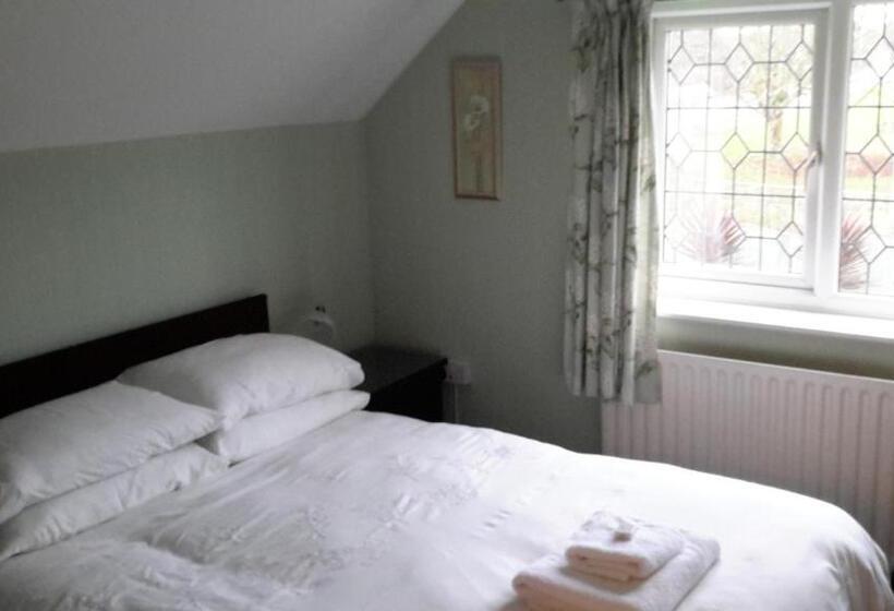 חדר סטנדרט, The School House