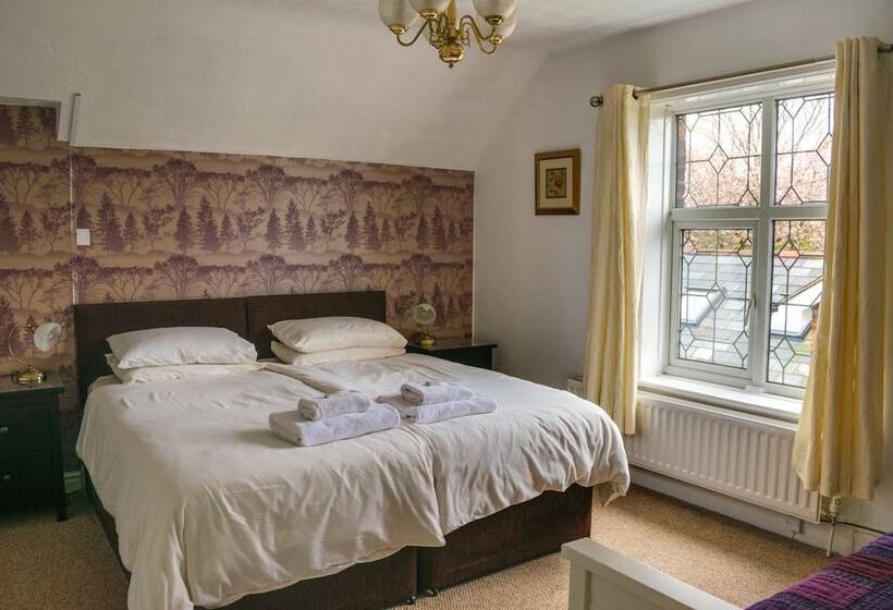 חדר משפחתי, The School House