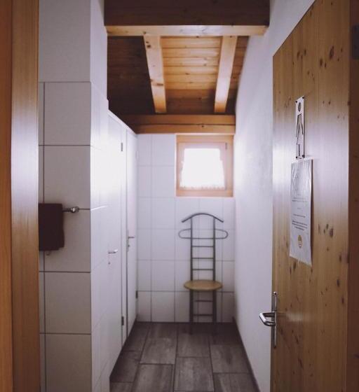 מיטה בחדר משותף, Berghaus Sulzfluh