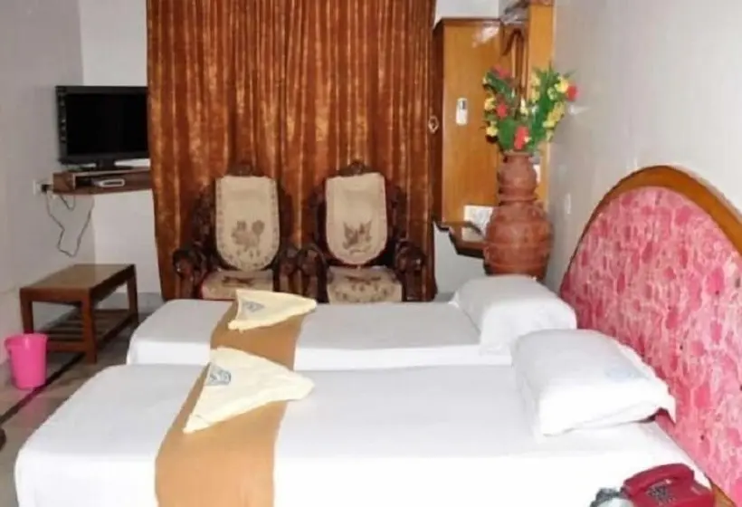 デラックスルーム, Iroomz Shanbhag Towers International