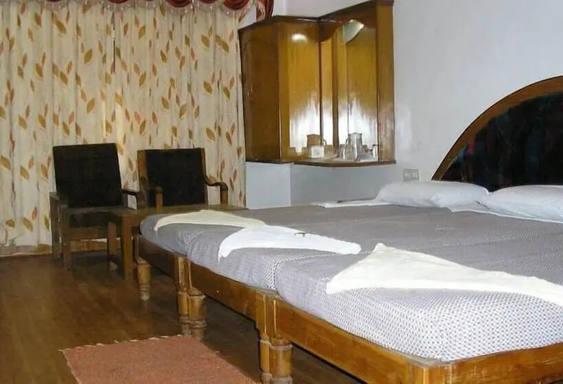 シングルデラックスルーム, Iroomz Shanbhag Towers International