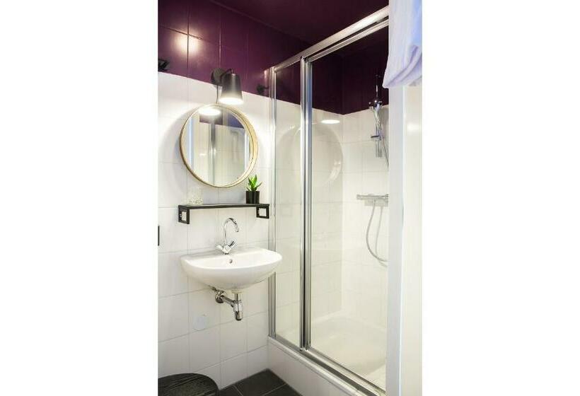 اتاق استاندارد یک نفره, Little Duke