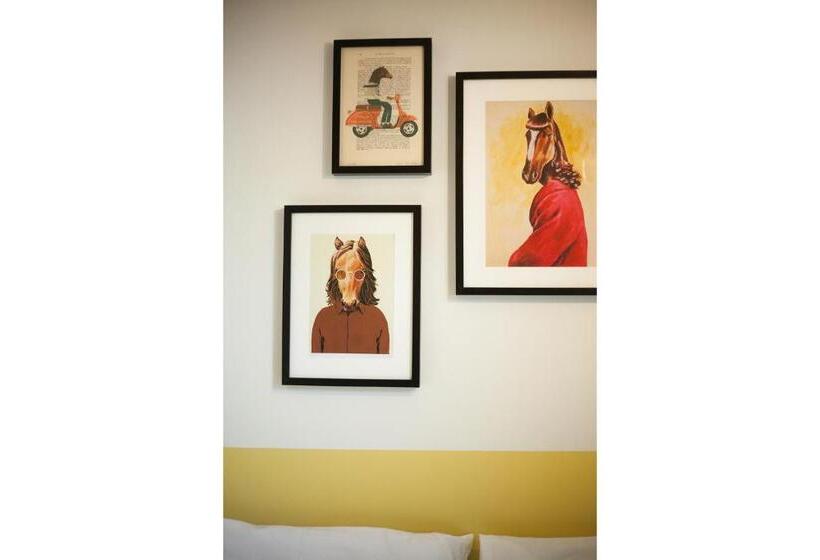 اتاق استاندارد یک نفره, Little Duke