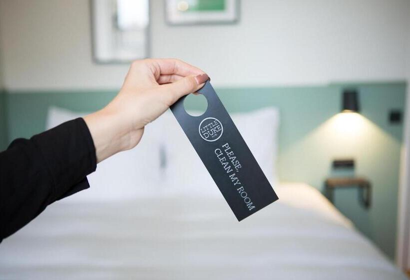 اتاق استاندارد یک نفره, Little Duke