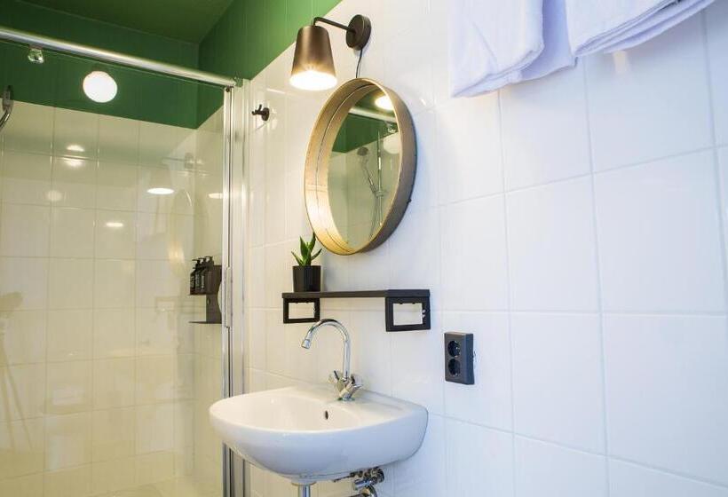 اتاق استاندارد, Little Duke