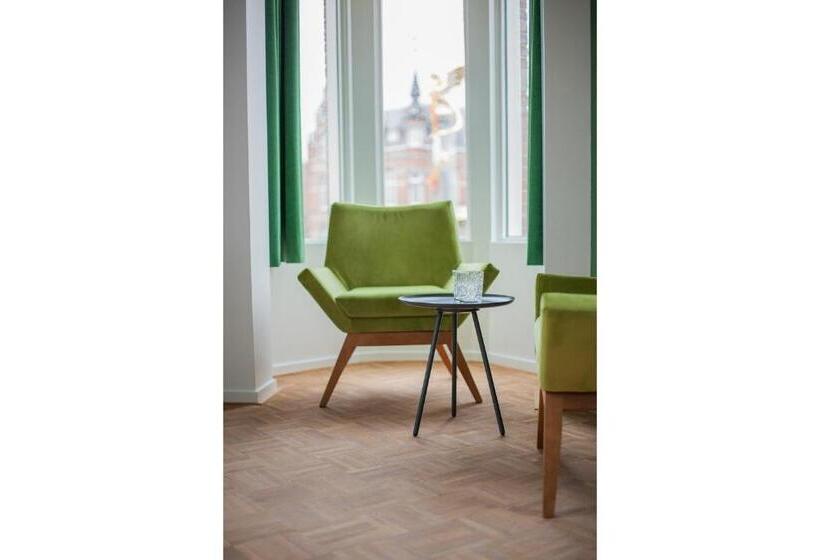 اتاق لوکس, Little Duke