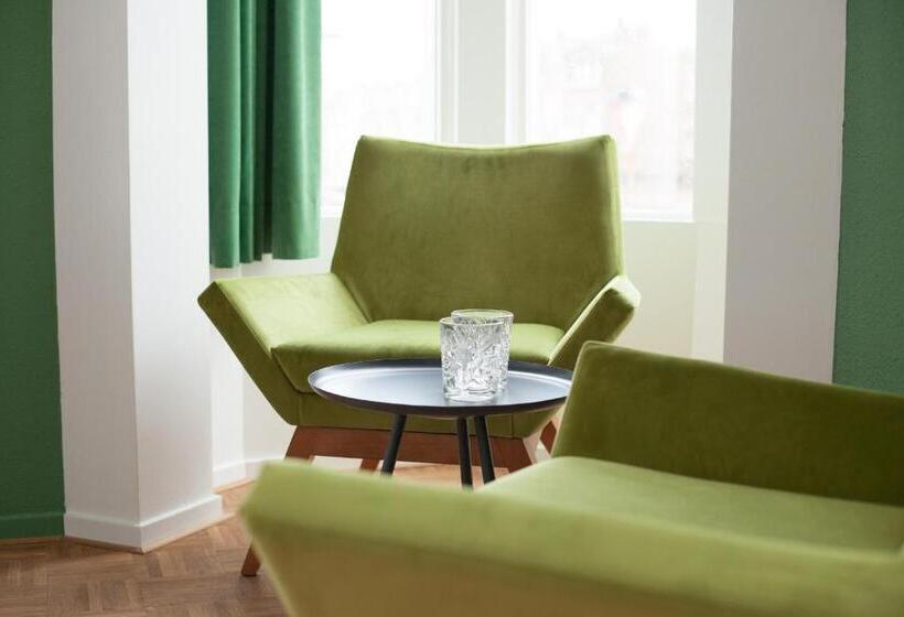 اتاق لوکس, Little Duke