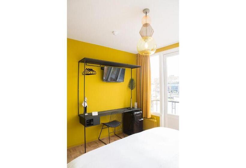 اتاق لوکس با بالکن, Little Duke