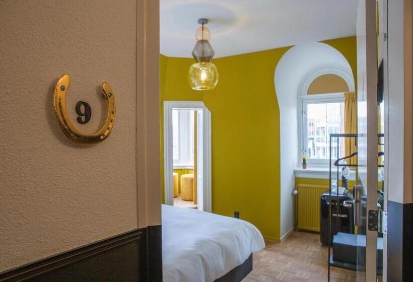 اتاق لوکس با تخت بزرگ, Little Duke