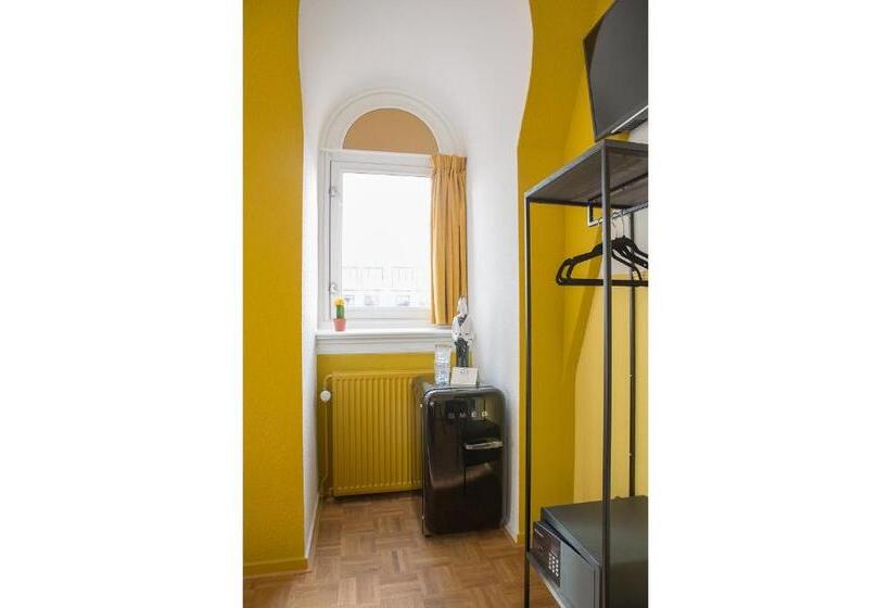 اتاق لوکس با تخت بزرگ, Little Duke