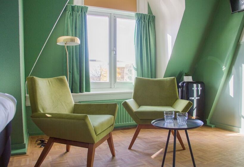 اتاق لوکس, Little Duke