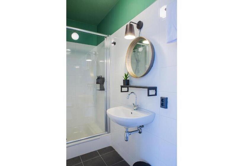 اتاق استاندارد, Little Duke