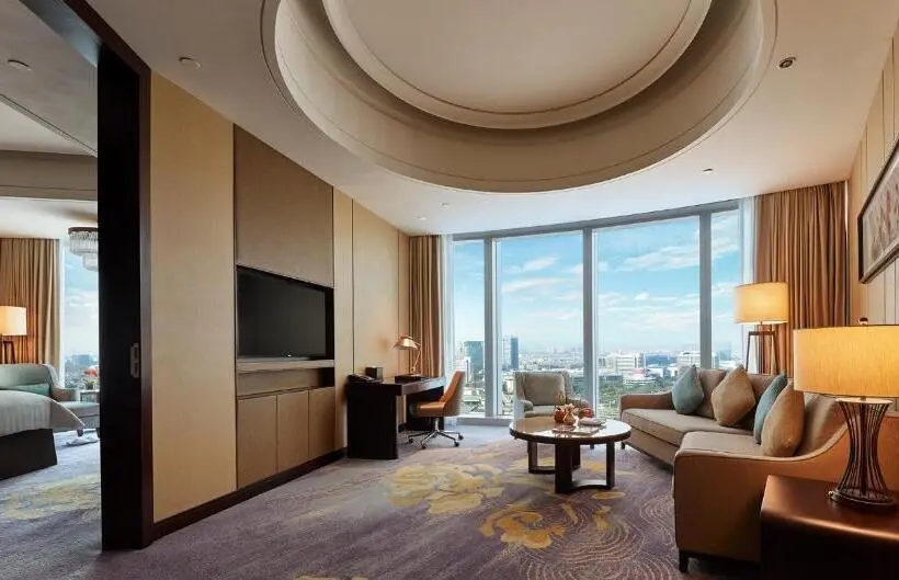 キングサイズベッドのエクゼクティブルーム, Shangri La Yiwu   Close To Yiwu International Trade Market