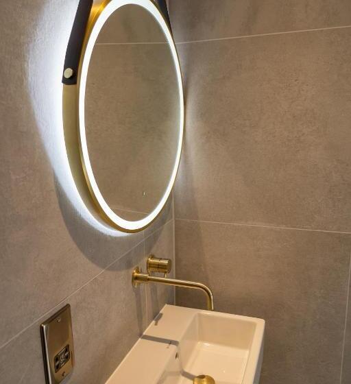 스탠다드 싱글 룸, Burlington House