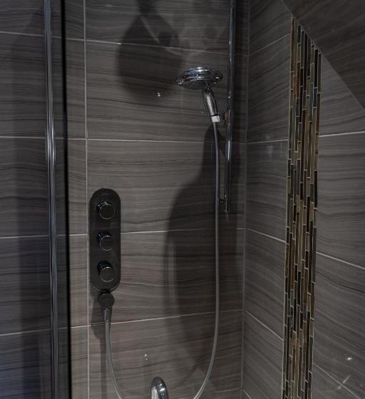 침실 2개 아파트, Burlington House