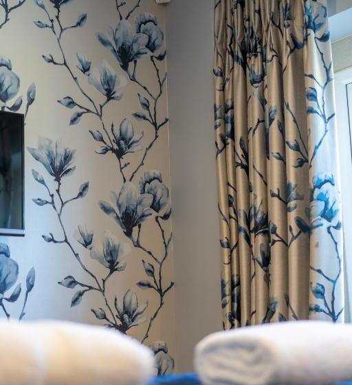 침실 2개 아파트, Burlington House