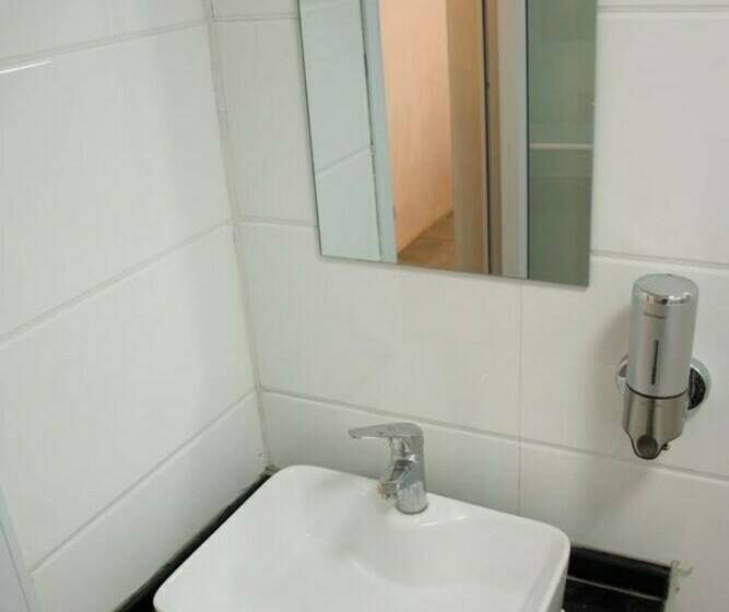 غرفة قياسية, Geographer Hostel