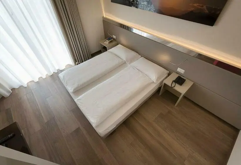 Standard-huone Järvinäkymä, Atilius Adults Only