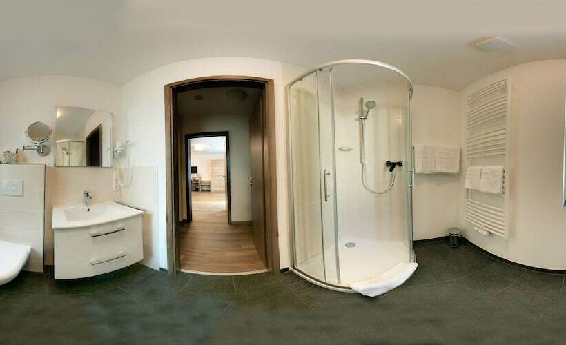 标准工作室, Heldt