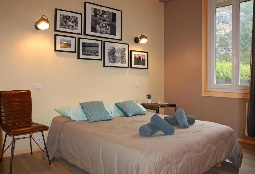 غرفة قياسية رباعية, Hôtel Les Bateliers