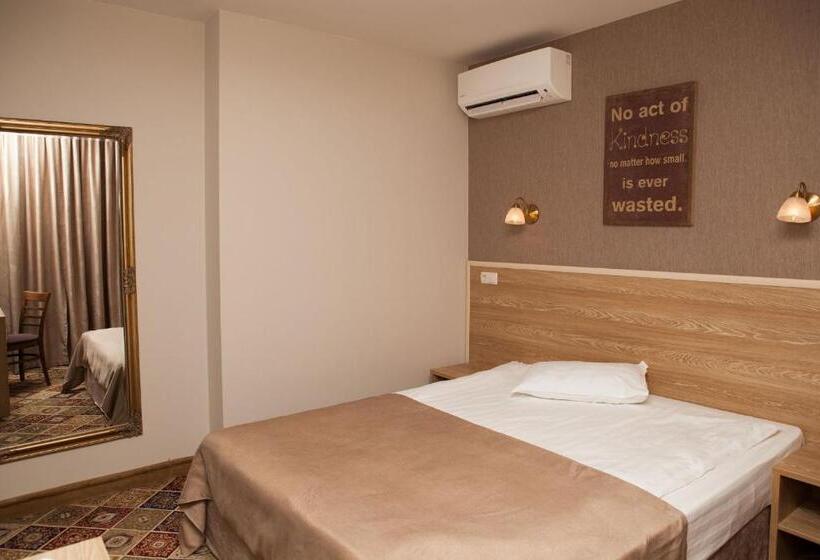 带大床的豪华间, Motto