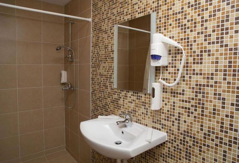 带1个卧室的带阳台的公寓, Motto