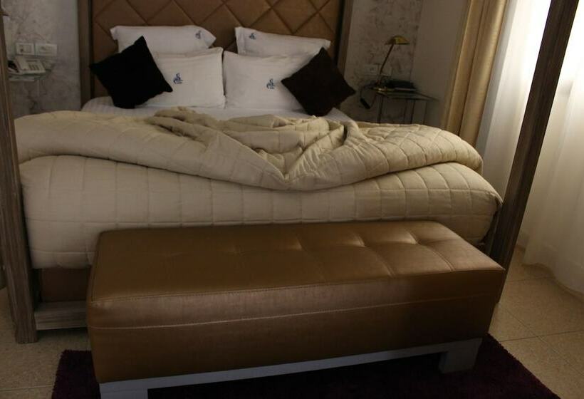 Suite, Particular Destiny Suites