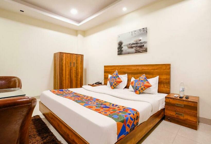 Chambre Deluxe, Fabhotel Leo Pride