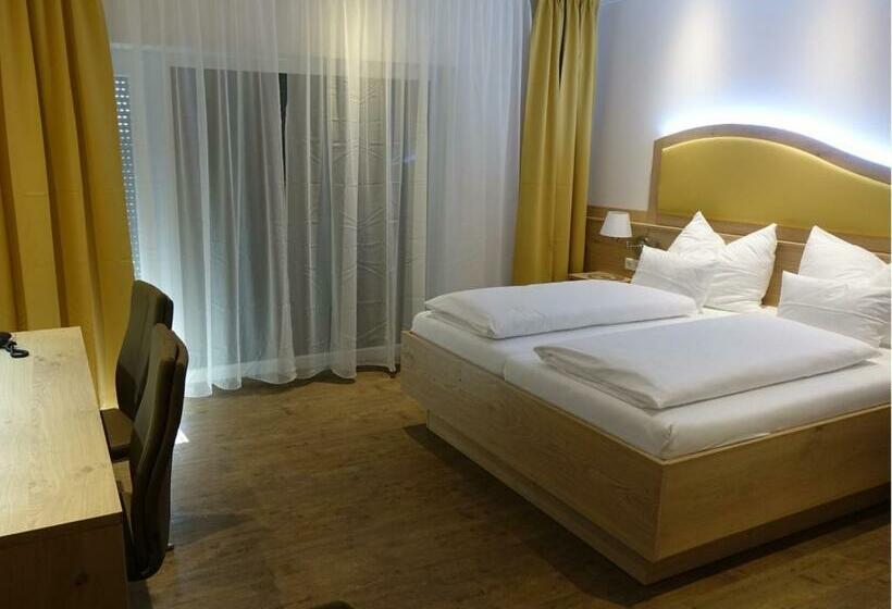 Номер Стандарт с Балконом, Seminarhotel Daniels