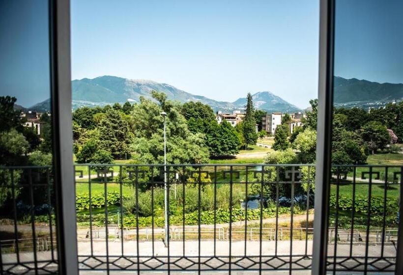 شقة غرفتين, B&b Boteroom