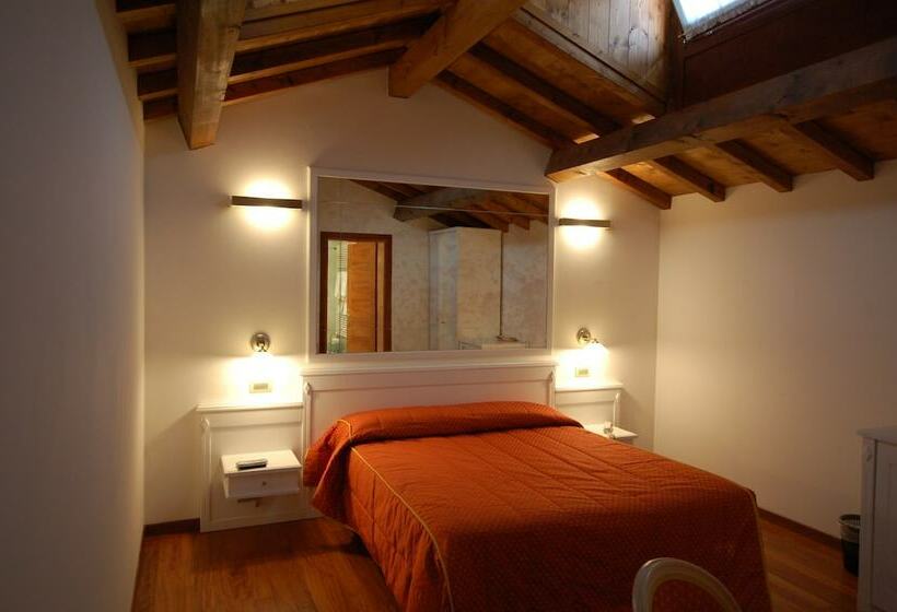 Pokój Standard, Casanova Fourrooms