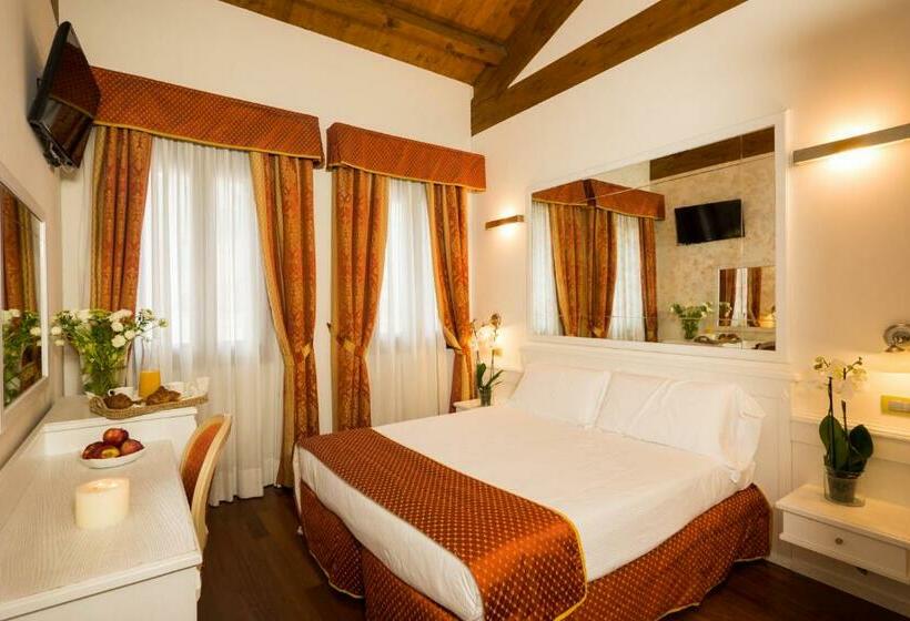 Pokój Standard, Casanova Fourrooms