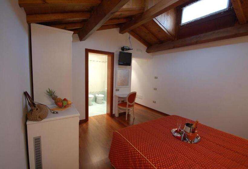 Pokój Standard, Casanova Fourrooms