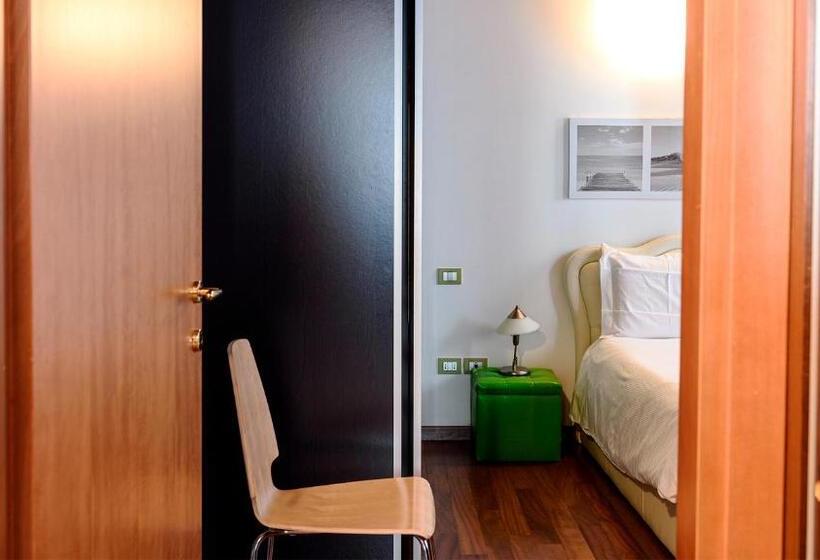 Suite, Casanova Fourrooms