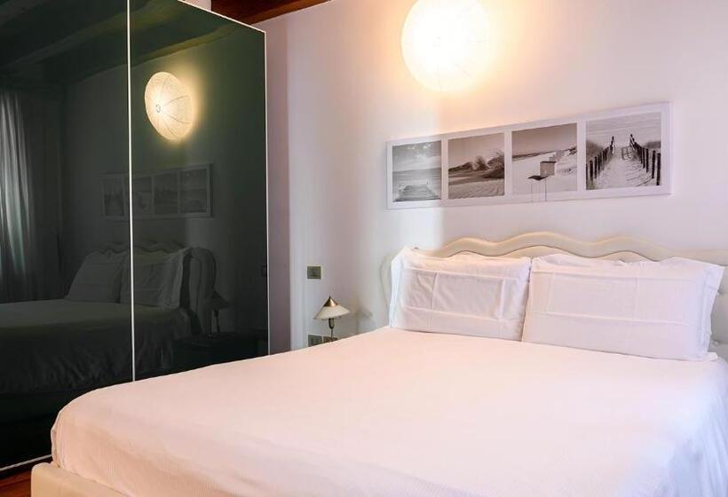 Suite, Casanova Fourrooms