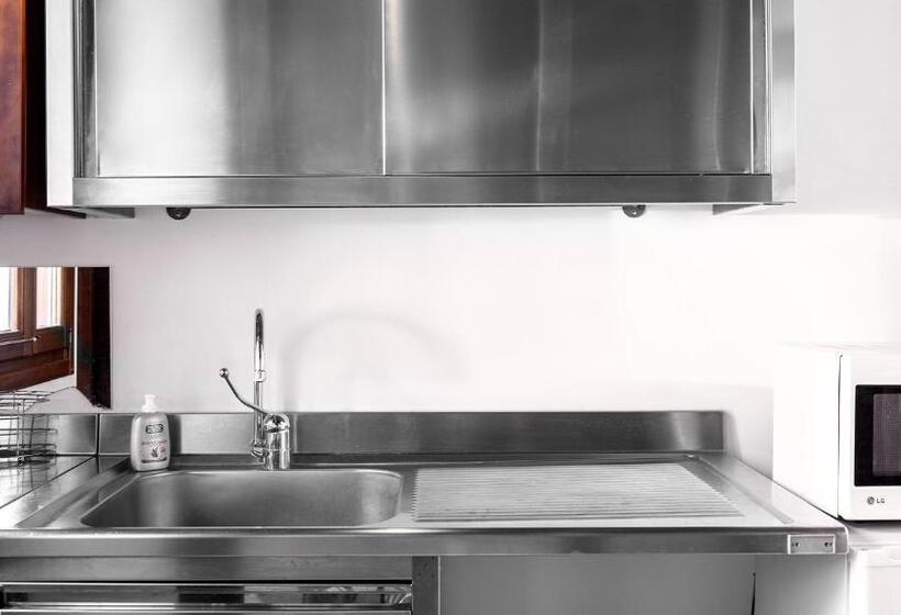 Suite, Casanova Fourrooms