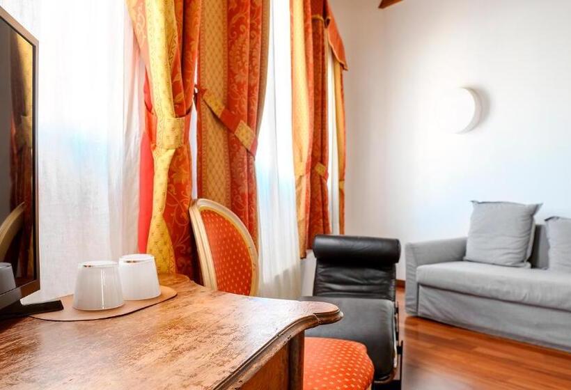 Pokój Deluxe, Casanova Fourrooms